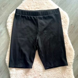 Black ribbed biker shorts